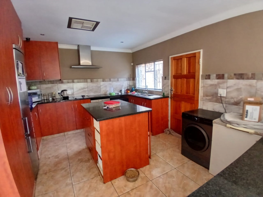 4 Bedroom Property for Sale in Kuruman Northern Cape